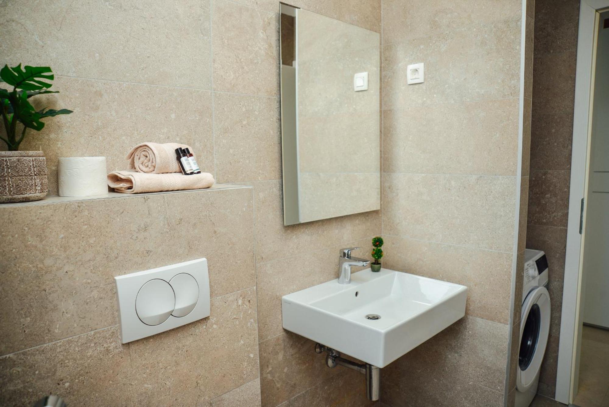 Sea View Apartment For 4 Kotor Exterior foto