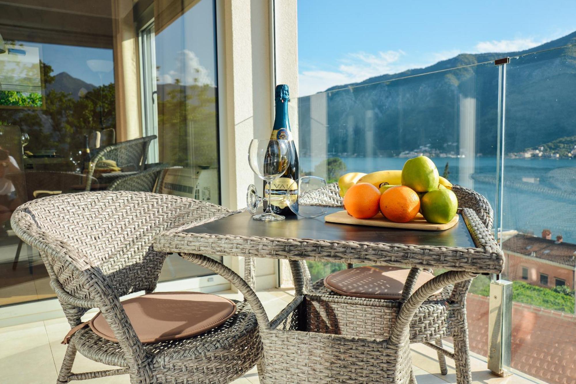 Sea View Apartment For 4 Kotor Exterior foto